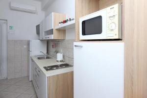 Apartments with parking space Kornic, Krk - 415