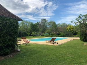 Gîte charmant avec piscine chauffée, tennis et jardin près de Beaumont-sur-Sarthe - FR-1-410-214