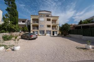 Apartments by the sea Mandre, Pag - 4092 