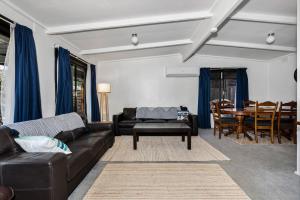 Inverloch s Lime Green Door - Linen, Wifi, Pet Friendly