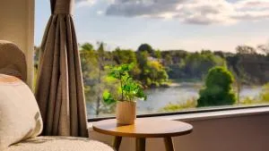Experience The Magic of Riverside Living - 5 beds - Te Rapa