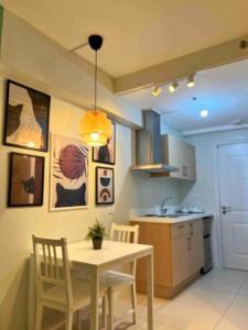 Relaxing and Cozy Unit at The Residences