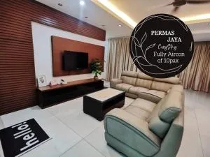Permas 14min to MidValley 10pax WiFi TV Box 4BRoom - Kampong Senibong