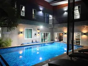 Villa Rajapruek Entire 3 villas 7 bedrooms near Airport - Ban Mea Hia