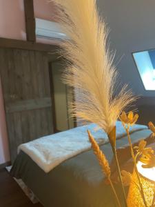 Grande chambre confortable