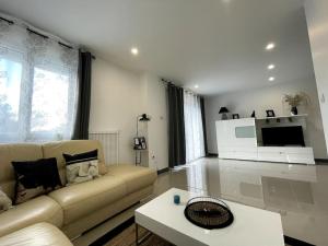 Appartement T4 Cosi: TV Netflix Parking