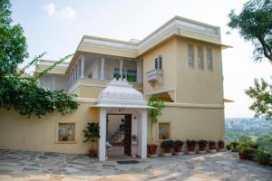 Titardi Garh- 18th Century Castle Homestay