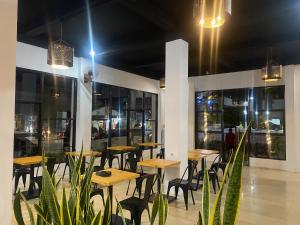Urbanview Hotel Medio Inn Palu by RedDoorz