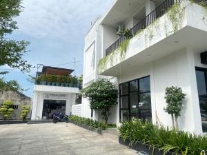 Urbanview Hotel Medio Inn Palu by RedDoorz