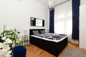 Akacfa 7 Two Bedroom Central Apartment