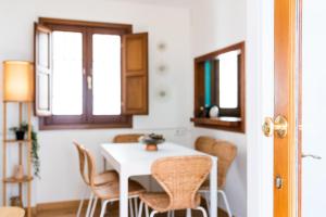 LOS HERMANOS DEL MENTIDERO