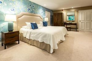 Standard Twin Room room in Gibbon Bridge Hotel