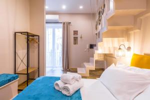 Golden Terrace at Historical Center by Napoliapartments