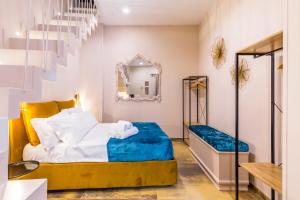 Golden Terrace at Historical Center by Napoliapartments