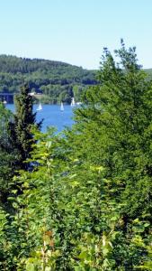 Übernachten in unseren Crutpracht Gästezimmern mit großem Bauernfrühstück, ab April 24 auch in der DUFFEL-SCHEUNE