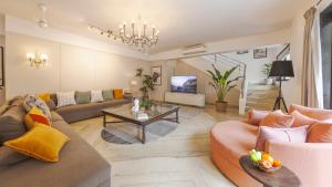 Ivory Castle Luxury 5BHK with Private pool By StayMonkey