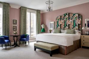 Deluxe Junior Suite room in Haymarket Hotel Firmdale Hotels