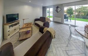 Cozy Home In Carly With Kitchen