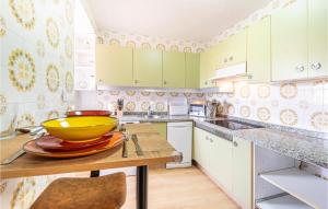 4 Bedroom Nice Apartment In El Campello