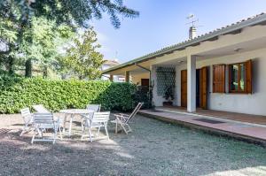 Villa Il Glicine - Vintage Apartment x6 - AbcAlberghi.com
