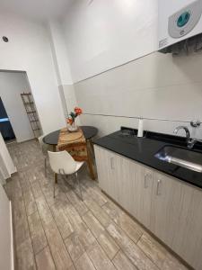 Departamento equipado en Vicente López para 3 personas Ideal River Plate ,Tecnópolis ,100 metros del tren