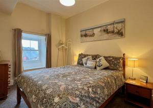 Luxury 4 Bedroom Seaside Apartment - Glan Y Werydd House