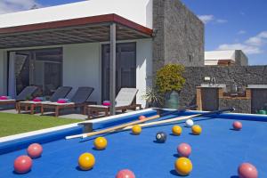 Luxury Los Mojones Villa Short Walk To Old Town Private Heated Pool