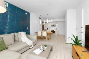 Amazing view - Balcony - Gym - Pool