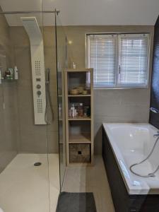 Maisons de vacances Gite Le Cottage avec Terrasse et Piscine : photos des chambres
