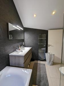 Maisons de vacances Gite Le Cottage avec Terrasse et Piscine : photos des chambres