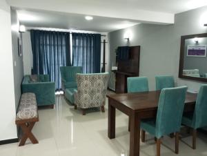 Lake Breeze Luxury Apartment