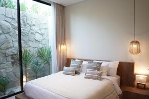 VILLA HAWILA 2BR PRIVATE POOL SEMINYAK OBEROI PRIME LOCATION - WALK To BEACH-EAT STREET