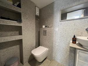 Fully Renovated Beachfront Loft in Fourka