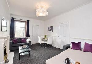 One Bedroom Apartment at Klass Living Serviced Accommodation Coatbridge - Whifflet Park Apartment With Wifi