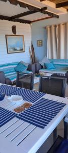 A1Bay View Collection Cottage & Apartment SEA FACING