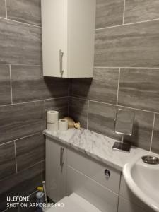 1-Bed Chalet Sleeps 2 Parking Pets Allowed