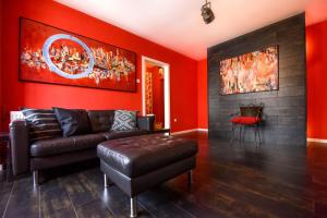 Downtown Oasis: Central Apartments with Cozy Charm