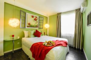 Downtown Oasis: Central Apartments with Cozy Charm