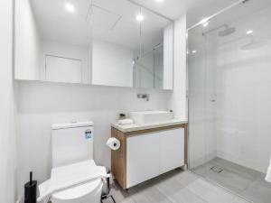 Story Bridge and City View Skyhigh Luxe 2 bed Unit