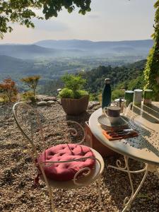 B&B / Chambres d'hotes le rocher de Sampzon : photos des chambres