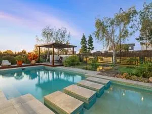 Sublime Contemporary Designer Villa with Pool and Sauna - Burbank