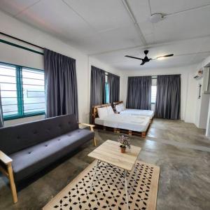Ipoh town centre-retro 4pax (studio 6)