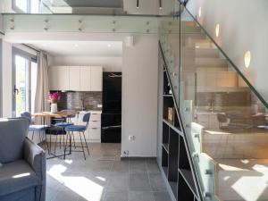 Sea breeze suites Mistral 4 per with private pool