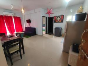 900 sqft Spacious 1 BHK Wi-Fi LPG Gas Pool Gym