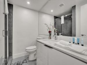 Gorgeous Miami Beach Condo Beach Service 1614