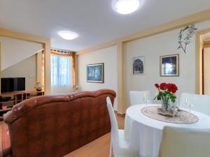 Holiday Home Nena by Interhome 
