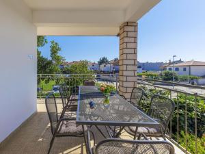Apartment Nika-7 by Interhome 