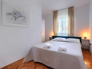 Apartment Nika-7 by Interhome