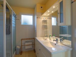 Maisons de vacances Holiday Home Sterenn Vor by Interhome : photos des chambres