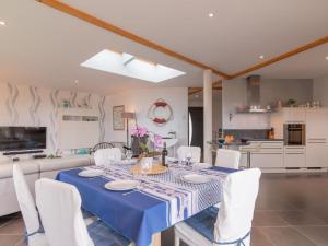 Maisons de vacances Holiday Home Maison de Plain Pied - Vue Mer by Interhome : photos des chambres